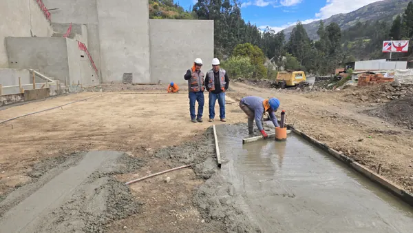 Ejecución y nivelación de una superficie de concreto