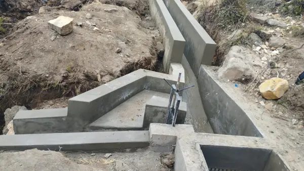 Detalle del canal y sus estructuras