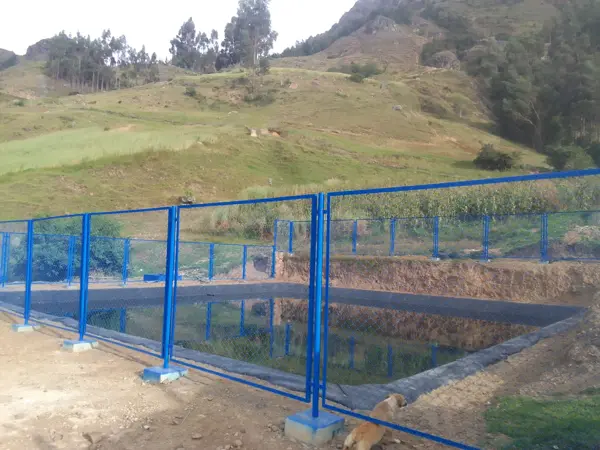 Acceso y cerco perimétrico del reservorio