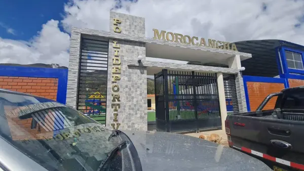 Ingreso al campo deportivo
